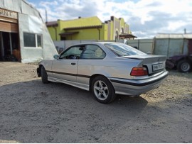 BMW 328 iA coupe (e36)