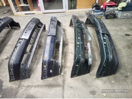 Бампер передній е34 синій