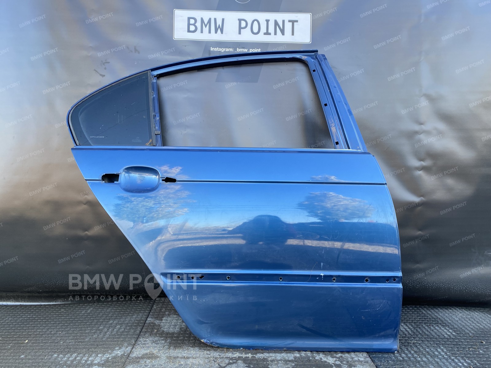Двері BMW E46 задня права седан 
