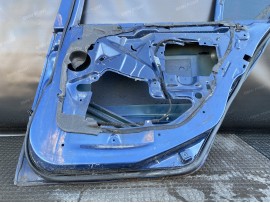 Двері BMW E46 задня права седан 