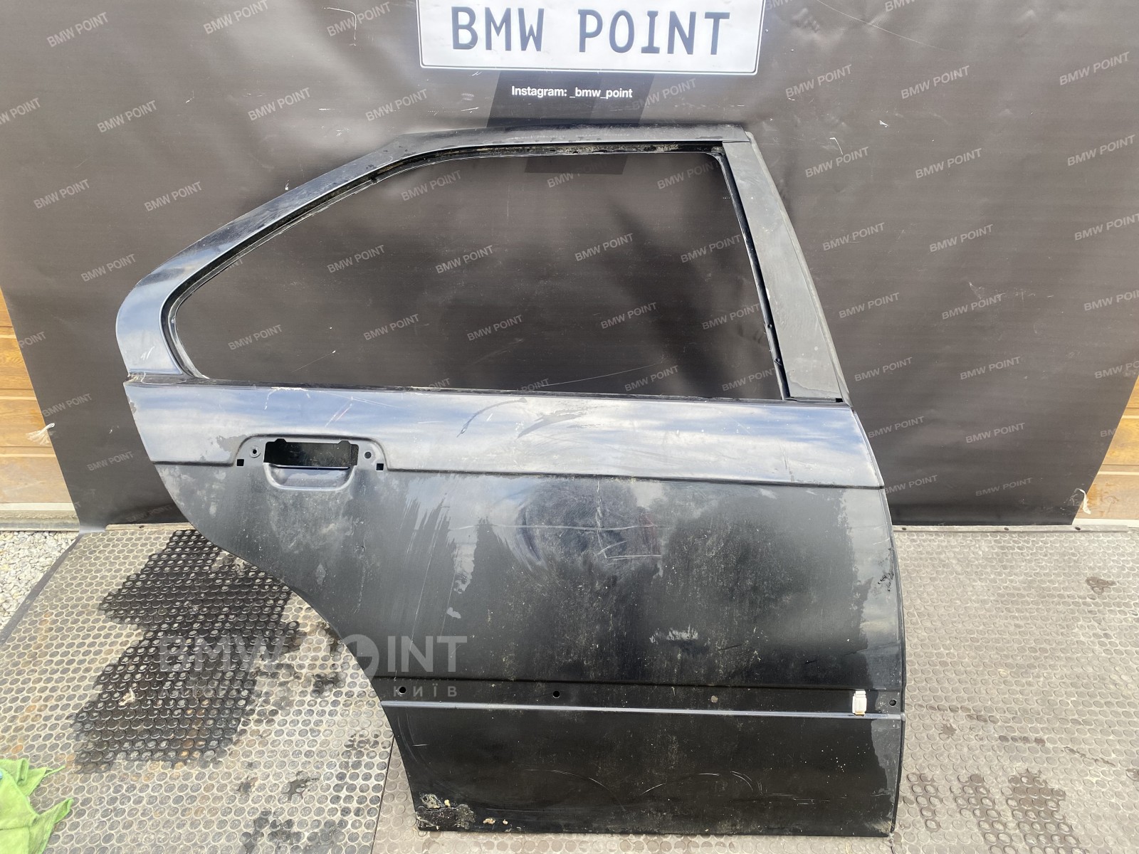 Двері BMW E36 задня права седан
