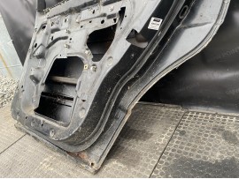 Двері BMW E34 задня права седан рестайл