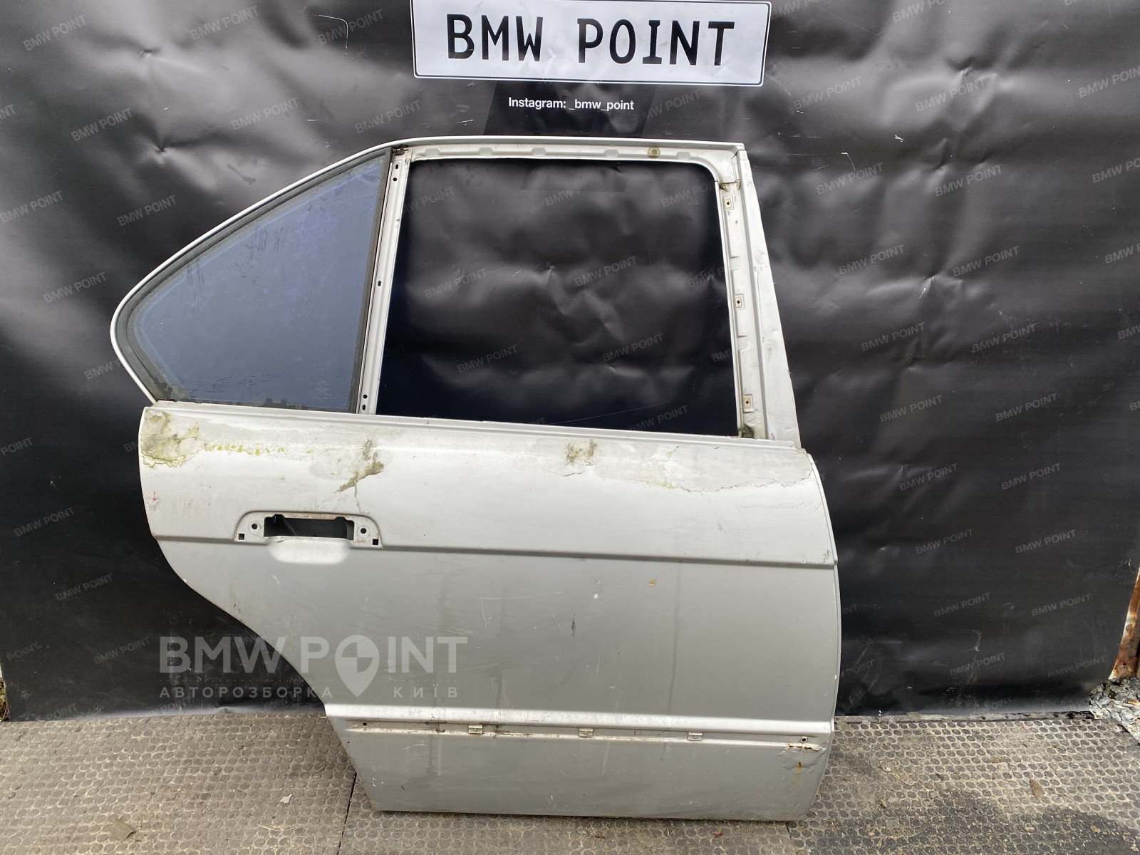 Двері BMW E34 задня права седан дорестайл