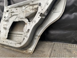 Двері BMW E34 задня права седан дорестайл