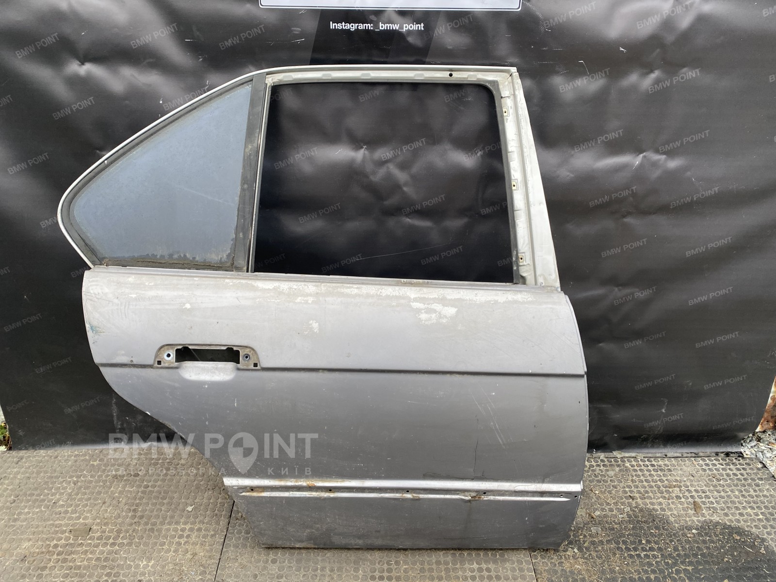 Двері BMW E34 задня права седан дорестайл