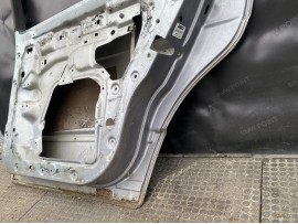 Двері BMW E34 задня права седан дорестайл