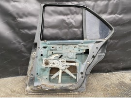 Двері BMW E34 задня права седан дорестайл