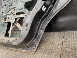 Двері BMW E34 задня права седан дорестайл