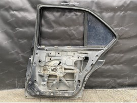 Двері BMW E34 задня права седан дорестайл