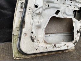 Двері BMW E34 задня права седан дорестайл