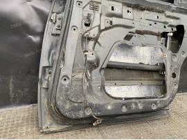 Двері BMW E34 задня права седан рестайл