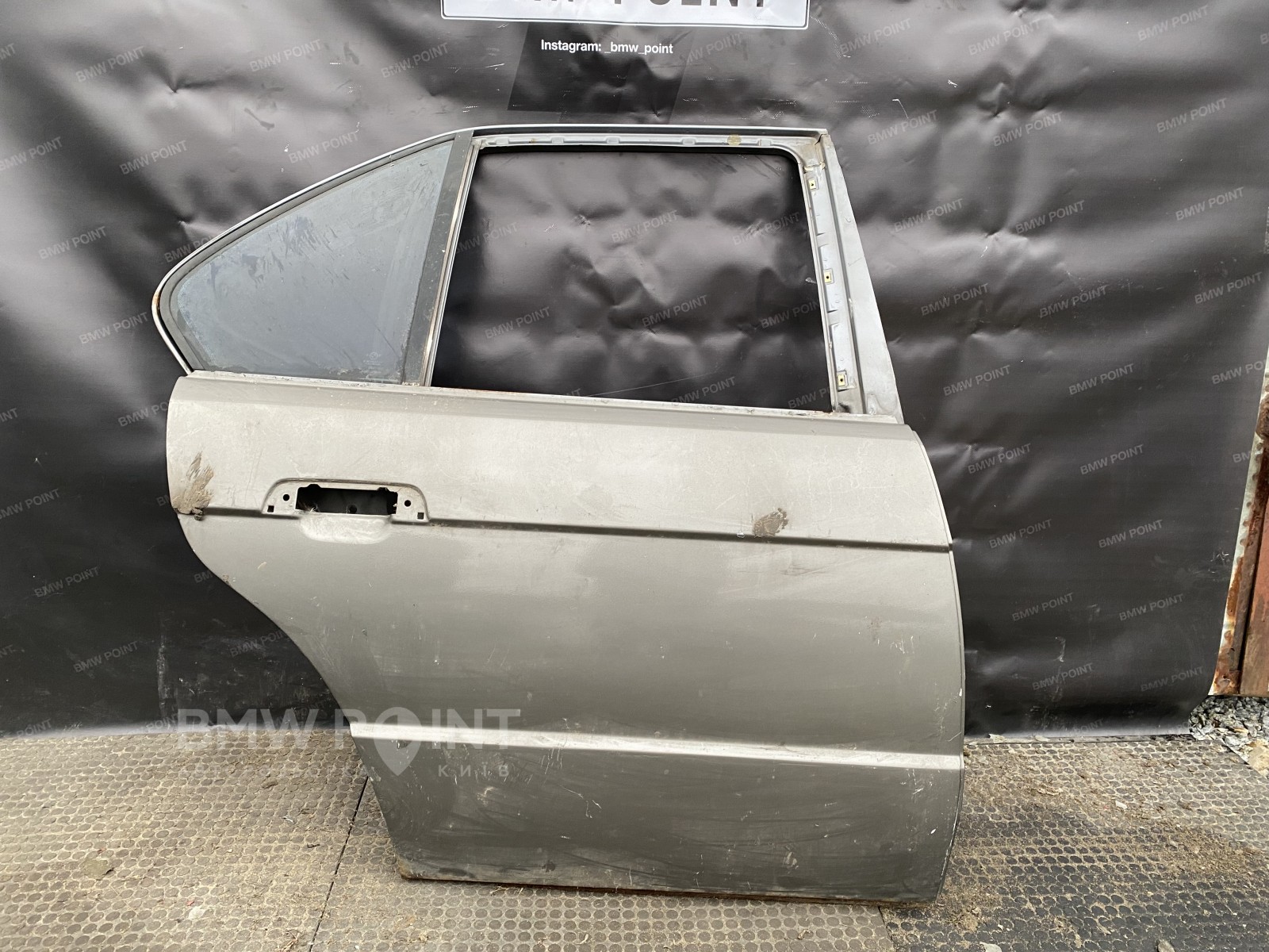 Двері BMW E34 задня права седан дорестайл