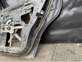 Двері BMW E34 задня права седан дорестайл