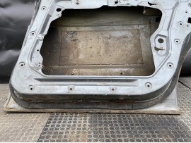 Двері BMW E32 задня права коротка база