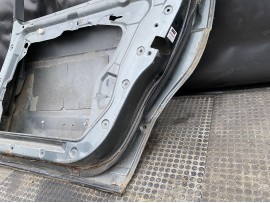 Двері BMW E32 задня права коротка база