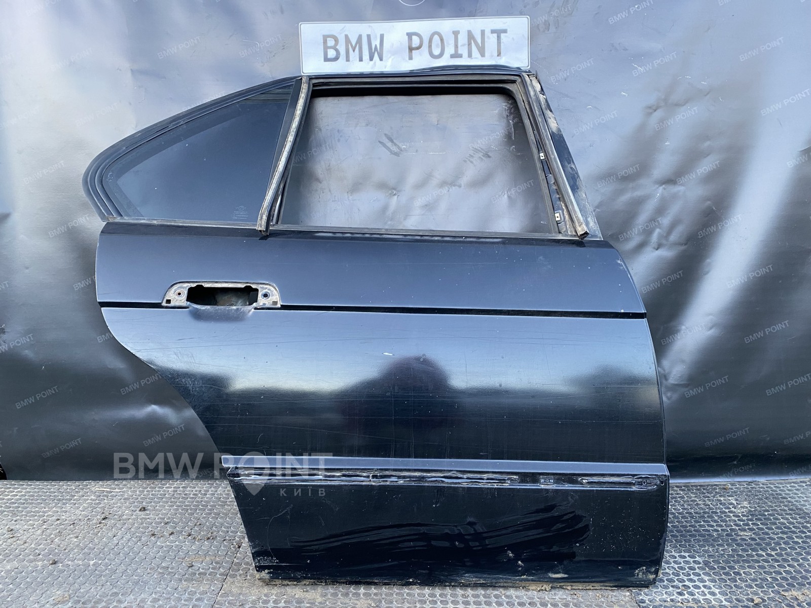 Двері BMW E34 задня права седан дорестайл