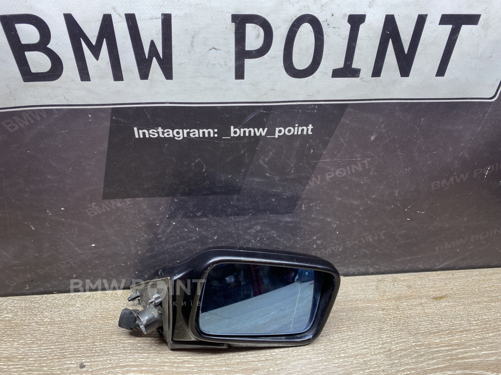 Дзеркало заднього виду бічне BMW E32 праве