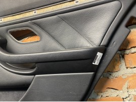 Обшивка дверей BMW E39 Задня права шкіра 