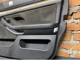 Обшивка дверей BMW E39 Передня права тканина 