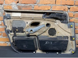Обшивка дверей BMW E39 Передня права шкіра 