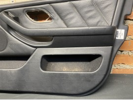 Обшивка дверей BMW E39 Передня права шкіра 