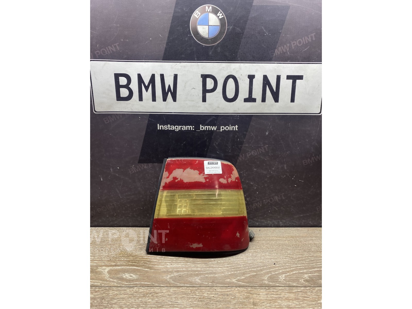 Задній ліхтар BMW E34 на крилі правий седан