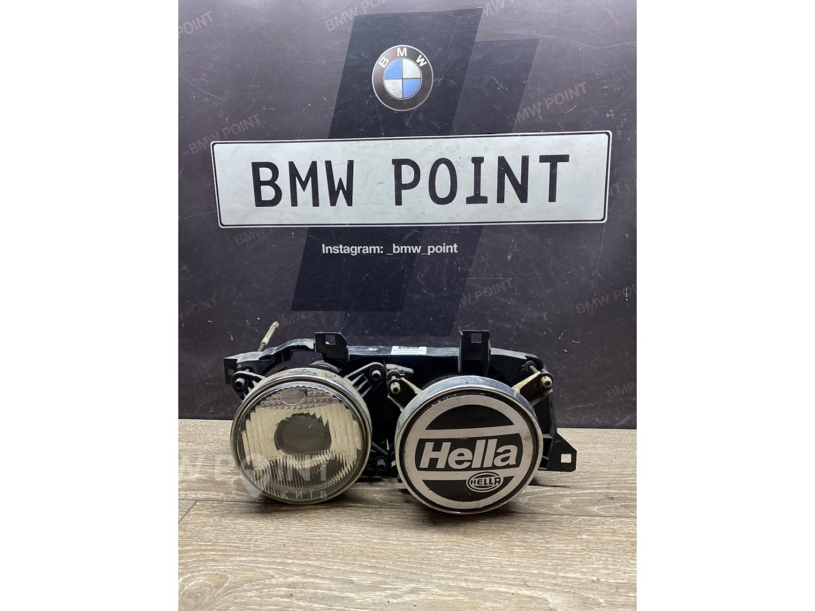 Фара BMW E34 права галогенна