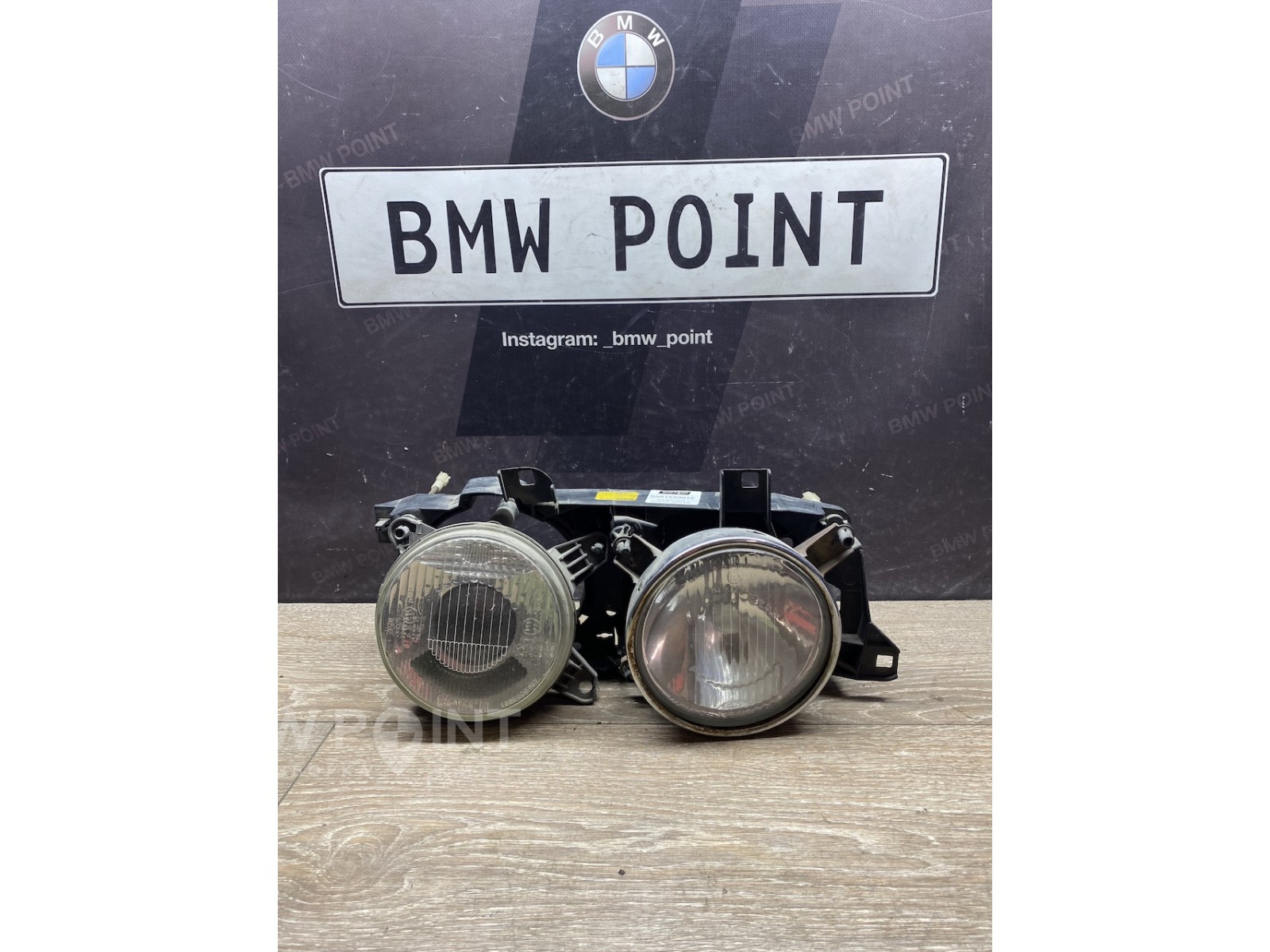 Фара BMW E34 права галогенна