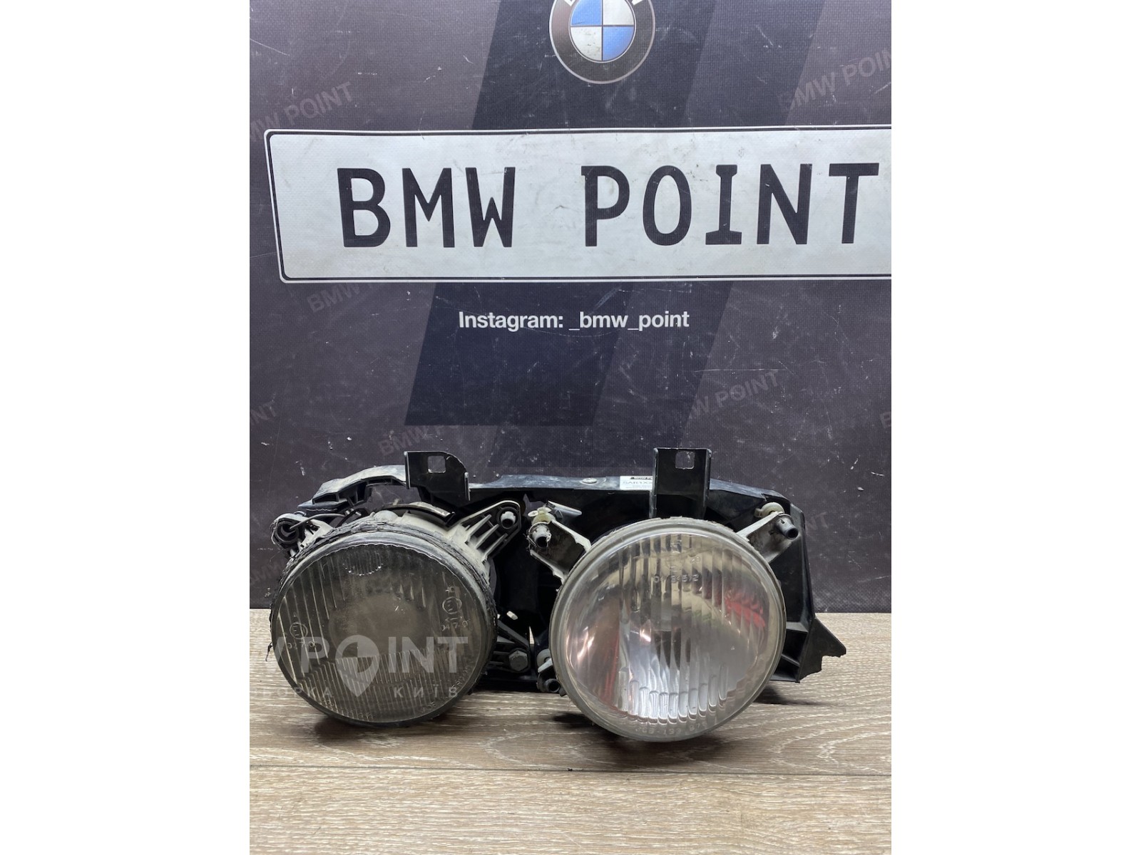 Фара BMW E34 права галогенна