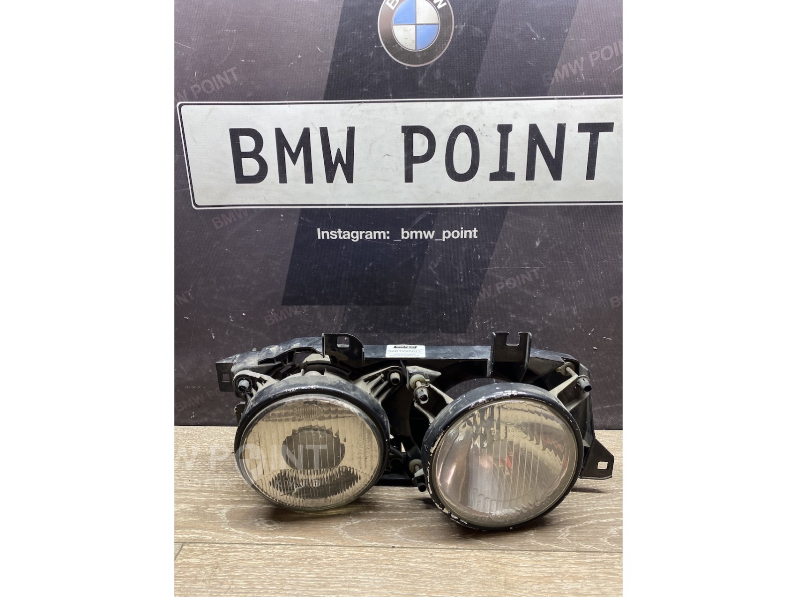 Фара BMW E34 права галогенна