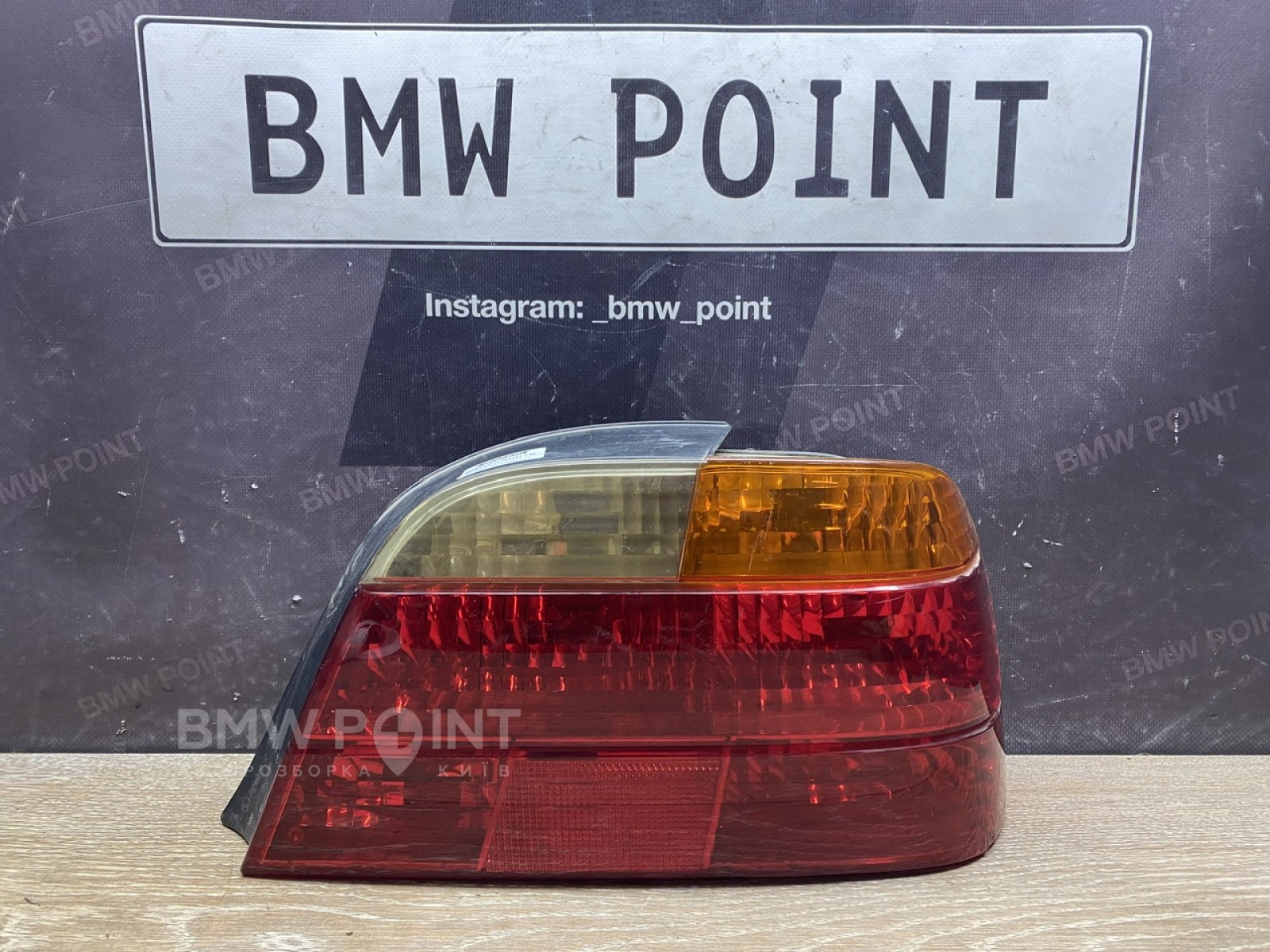 Задній ліхтар BMW e38 правий дорестайл