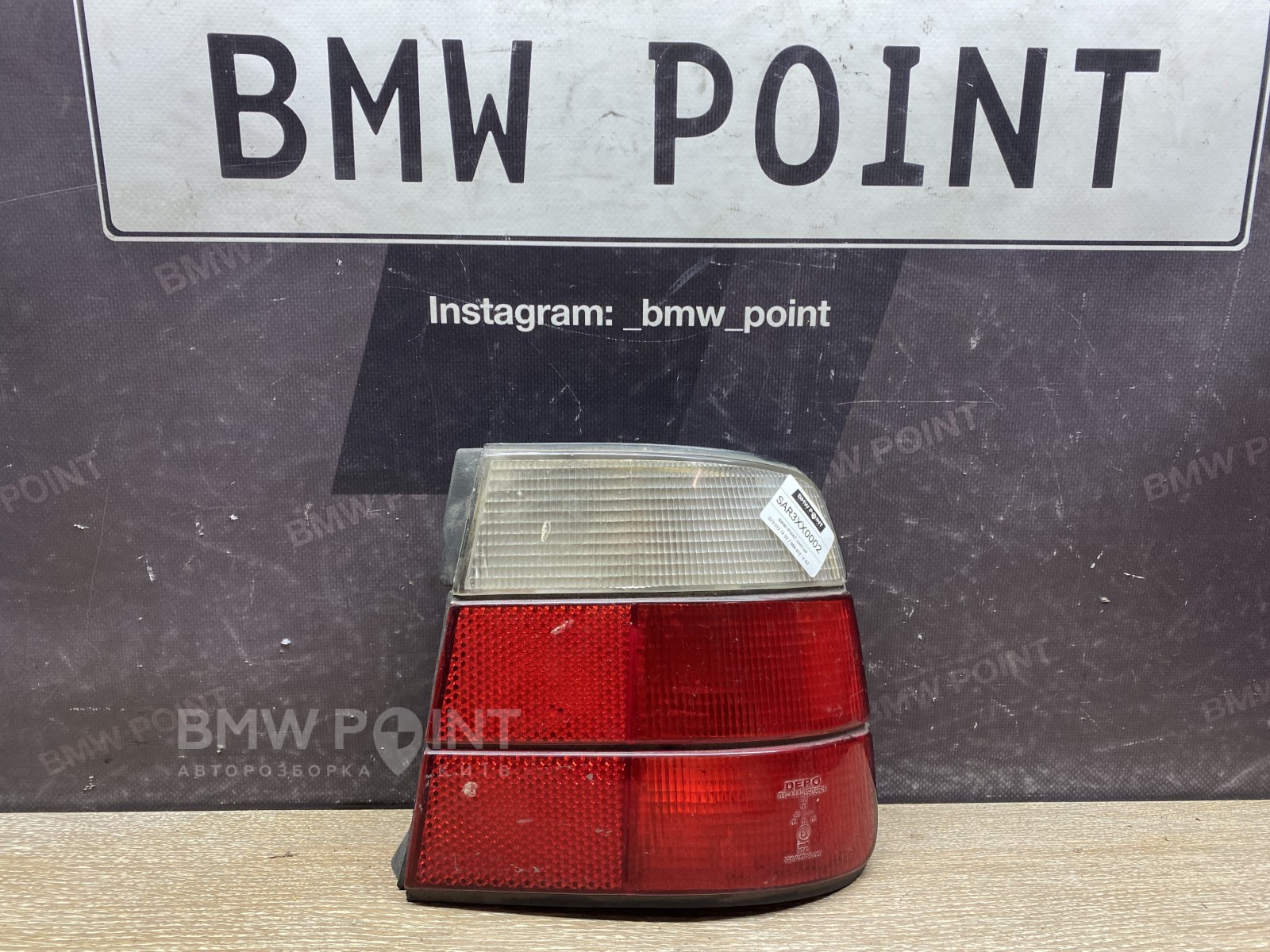 Задній ліхтар BMW E34 на крилі правий седан
