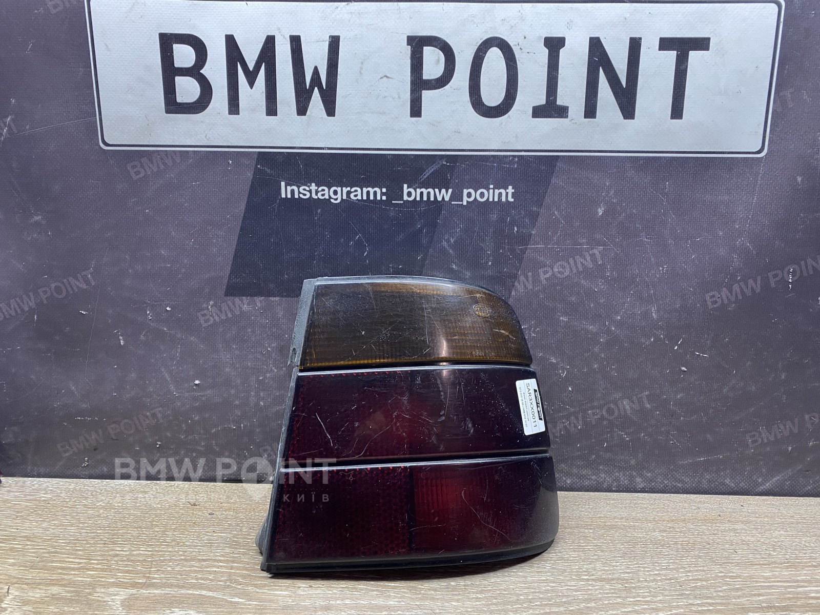 Задній ліхтар BMW E34 на крилі правий седан
