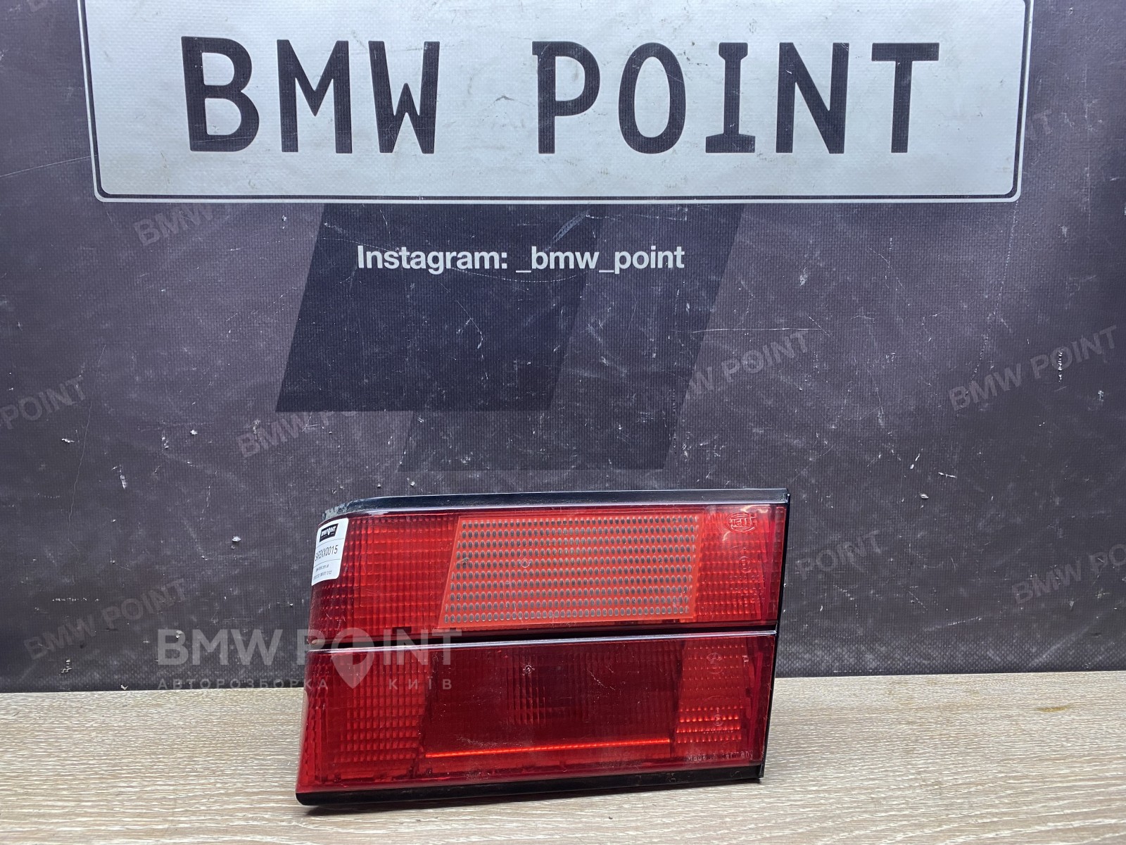 Задній ліхтар BMW E34 в кришку багажника правий седан 