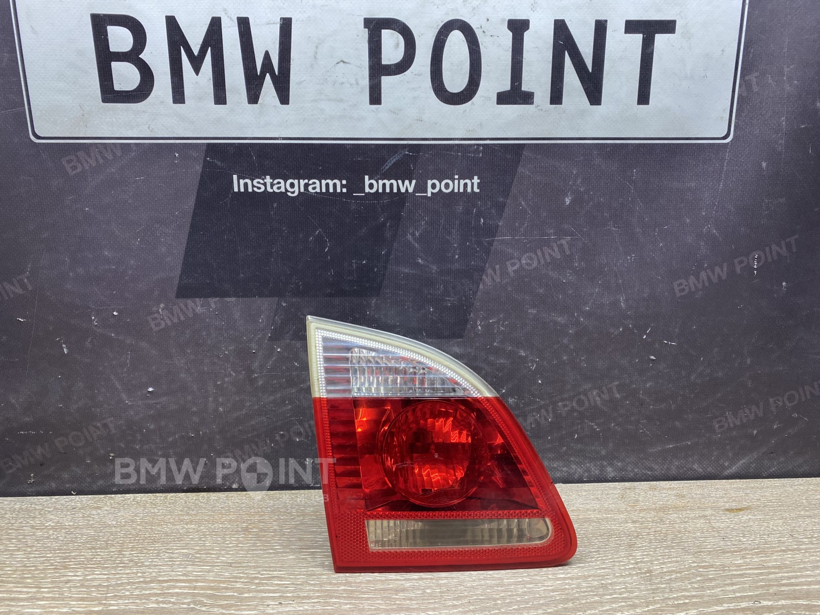 Задній ліхтар BMW E61 на кришку багажника лівий