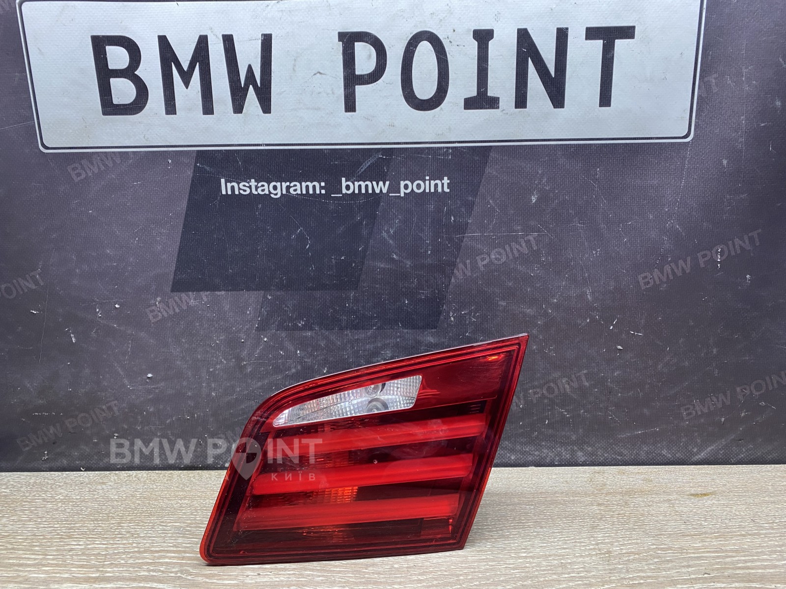 Задній ліхтар BMW F10 на кришку багажника правий дорестайл 
