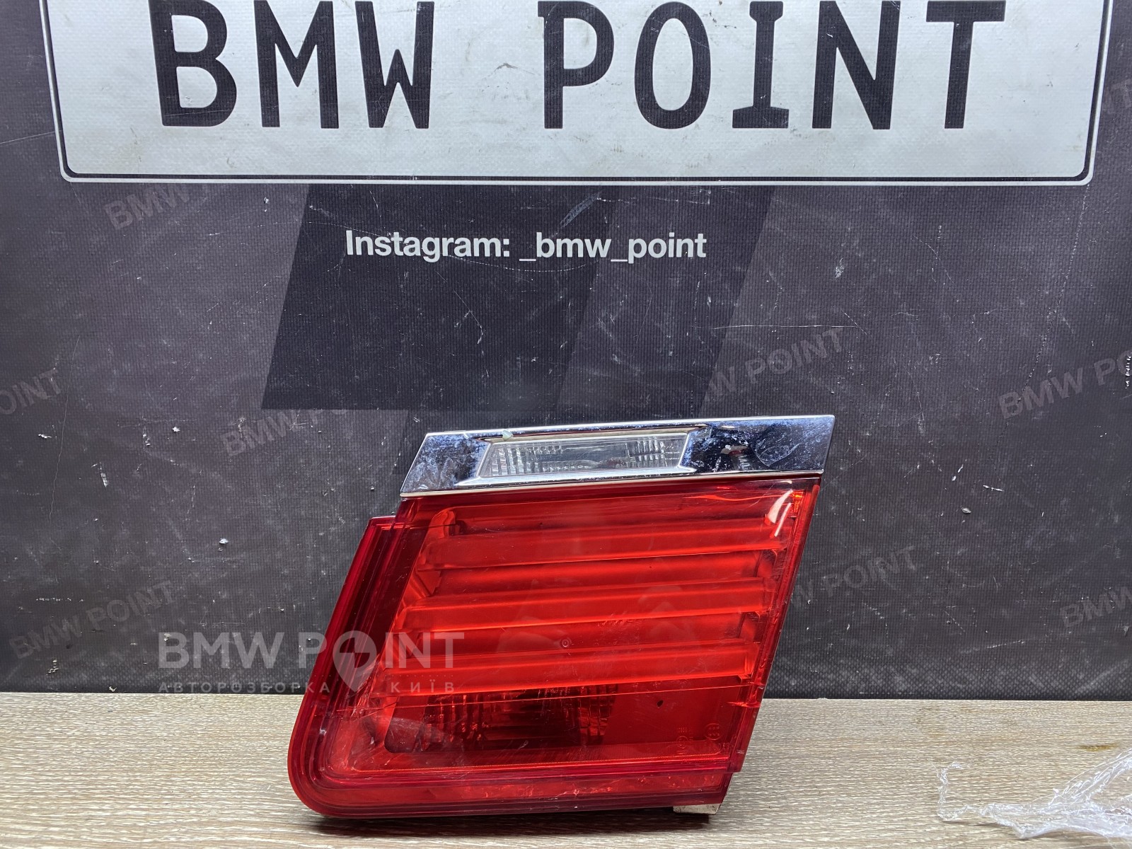 Задній ліхтар BMW F01в кришку багажника правий дорестайл