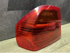 Задній ліхтар BMW E90 на крилі лівий дорестайл