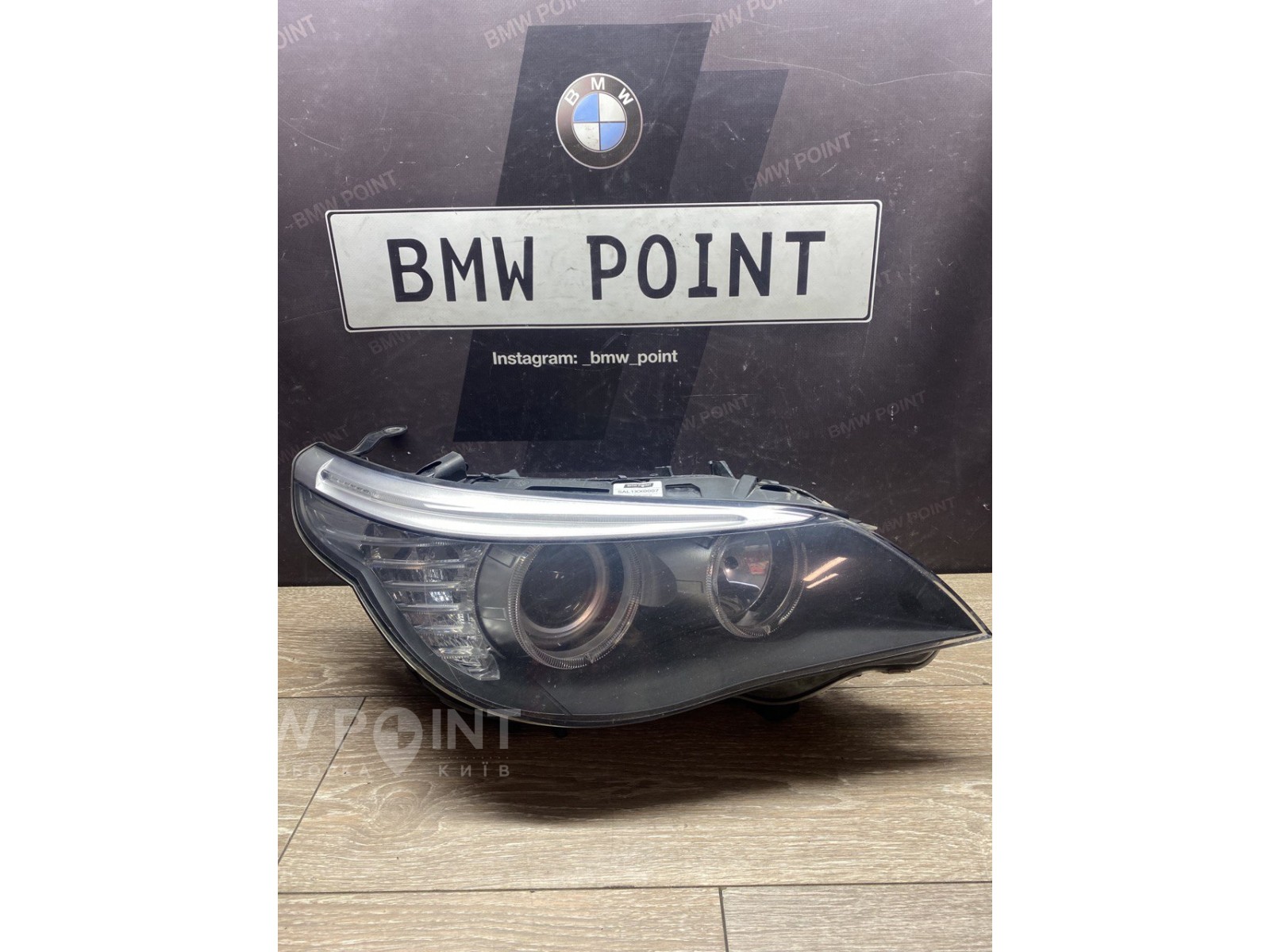 Фара BMW E60 права рестайл ксенон
