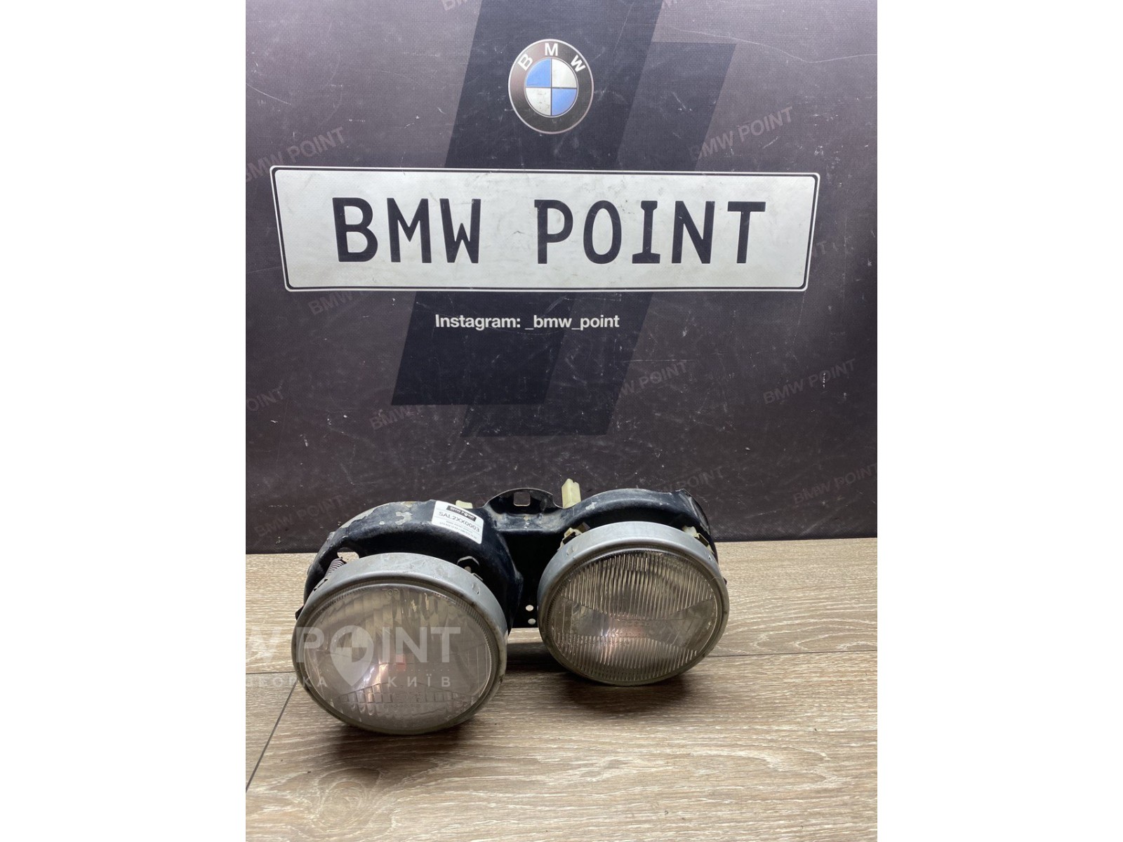 Фара BMW E28 права галогенна
